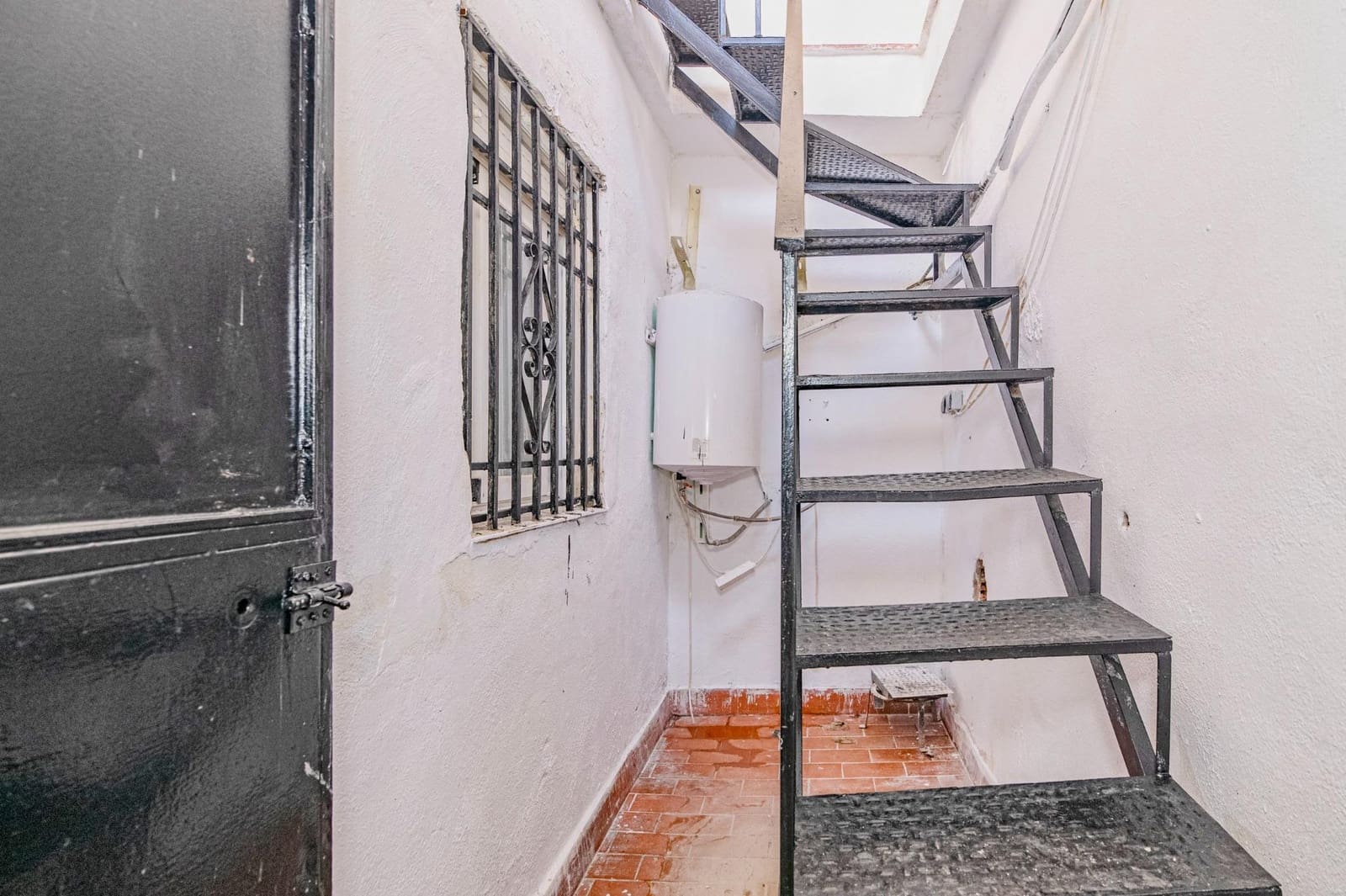 3 slaapkamer Halfvrijstaande villa te koop in Granada stad - € 99.900 (Ref: 9870298)