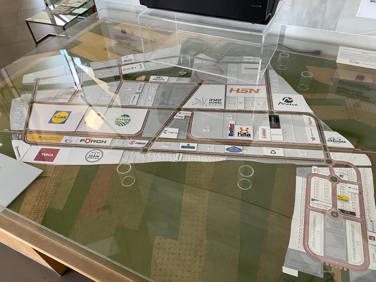 Działka budowlana na sprzedaż w Escuzar - 95 000 € (Ref: 9873705)