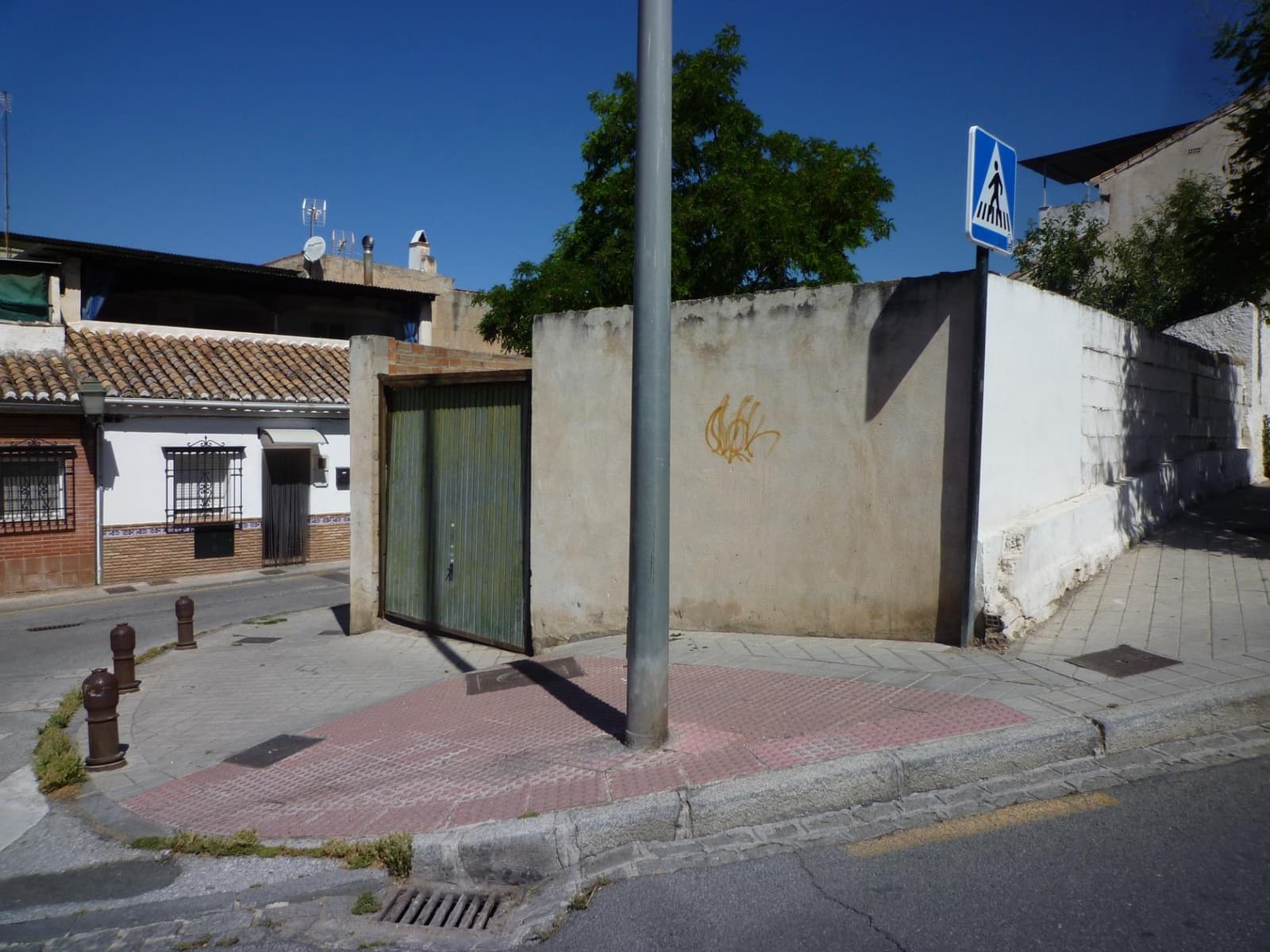 Building Plot for sale in Granada city - € 49,000 (Ref: 9876621)