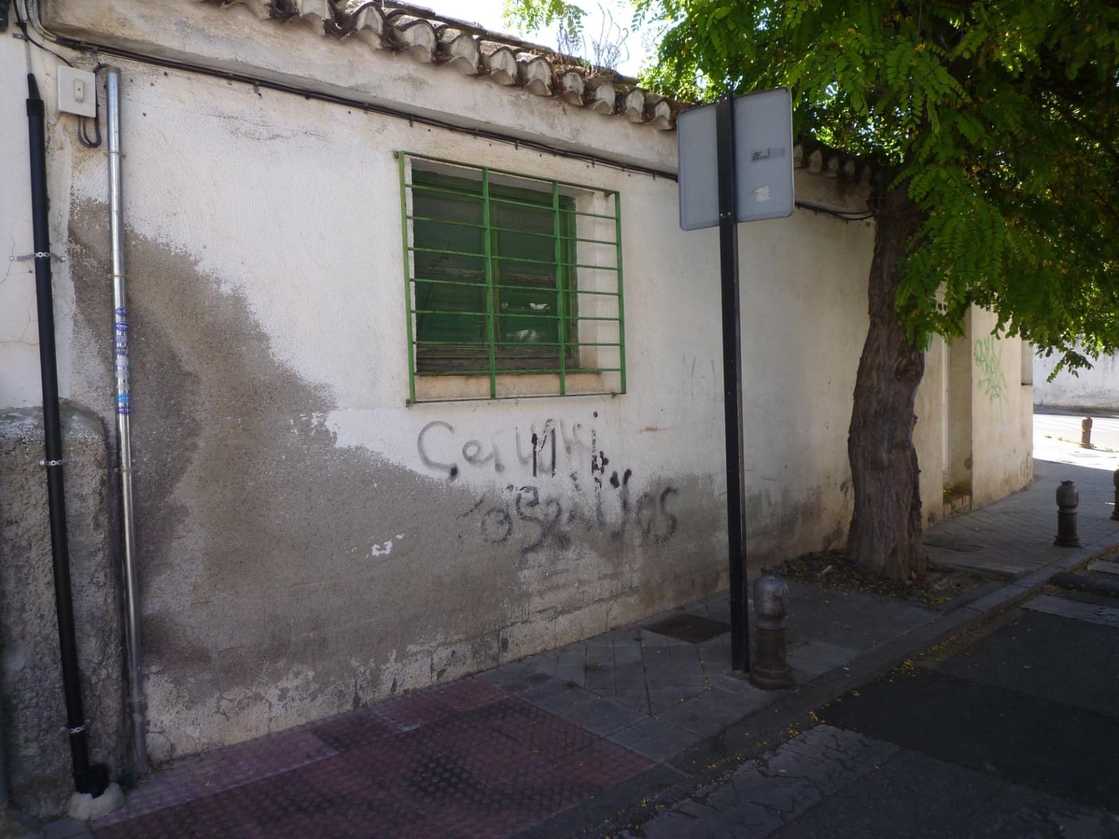 Building Plot for sale in Granada city - € 49,000 (Ref: 9876621)