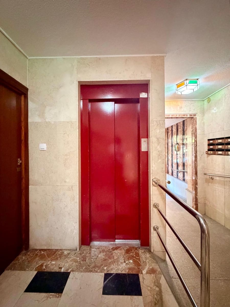 3 soveværelse Lejlighed til salg i Granada by - € 230.000 (Ref: 9882092)
