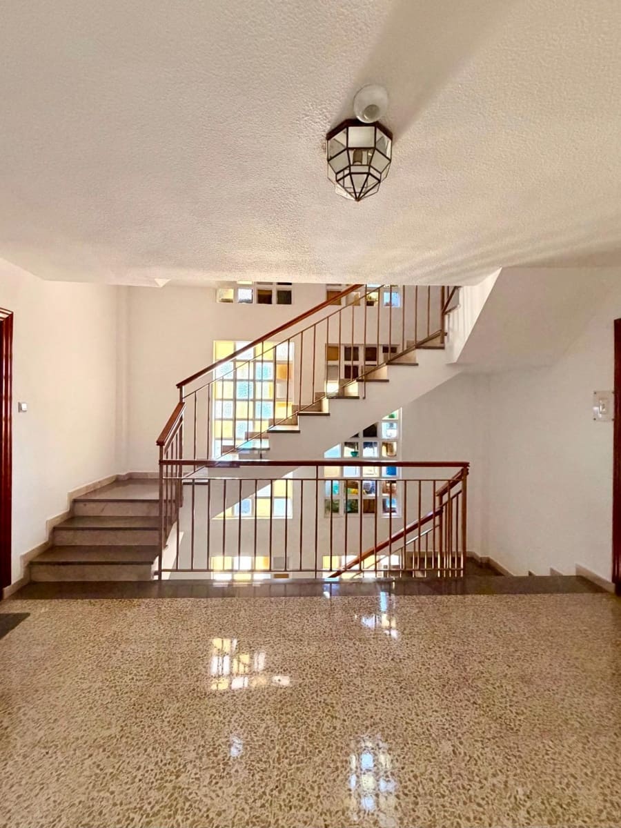 3 soveværelse Lejlighed til salg i Granada by - € 230.000 (Ref: 9882092)