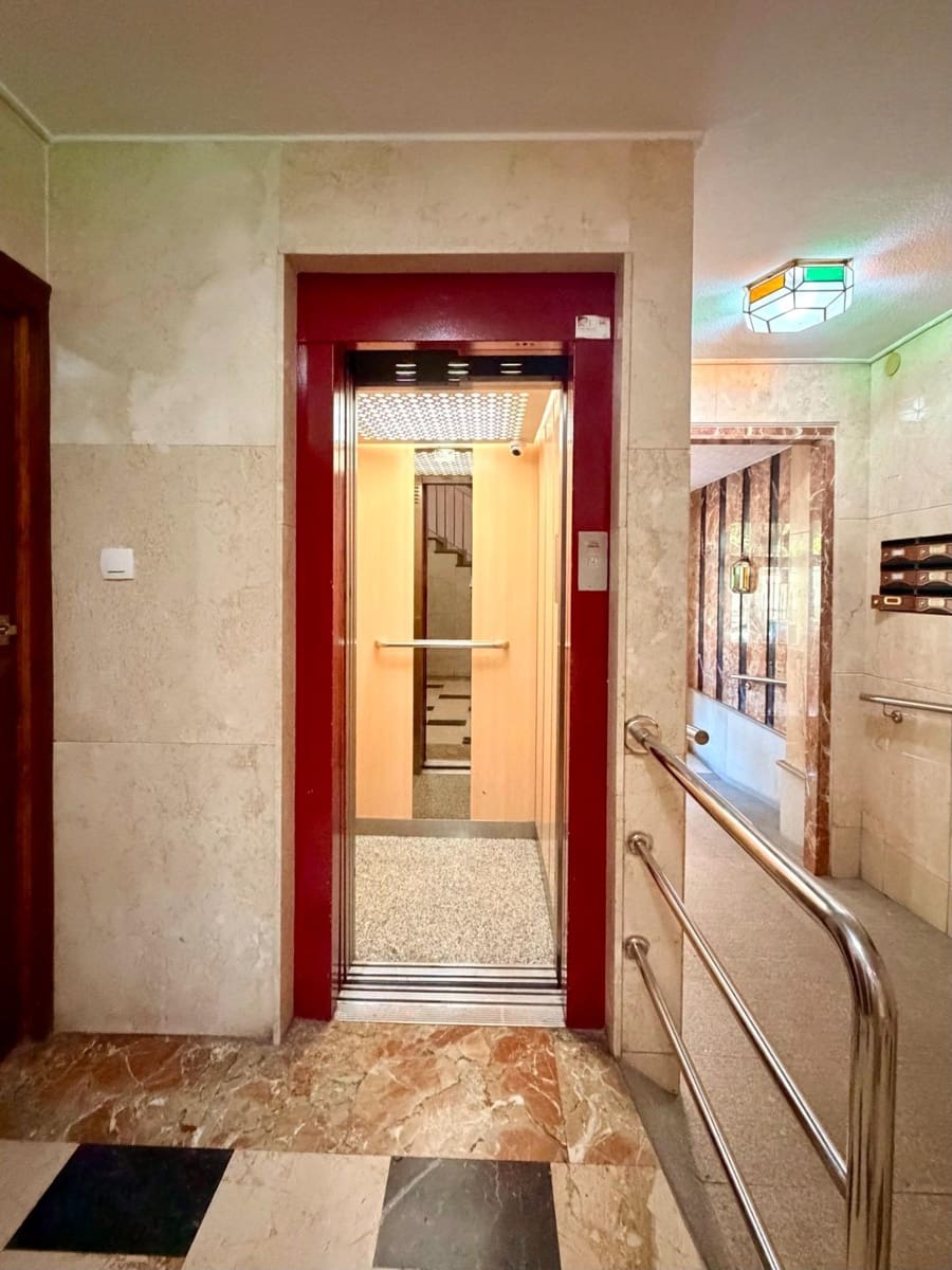 3 soveværelse Lejlighed til salg i Granada by - € 230.000 (Ref: 9882092)