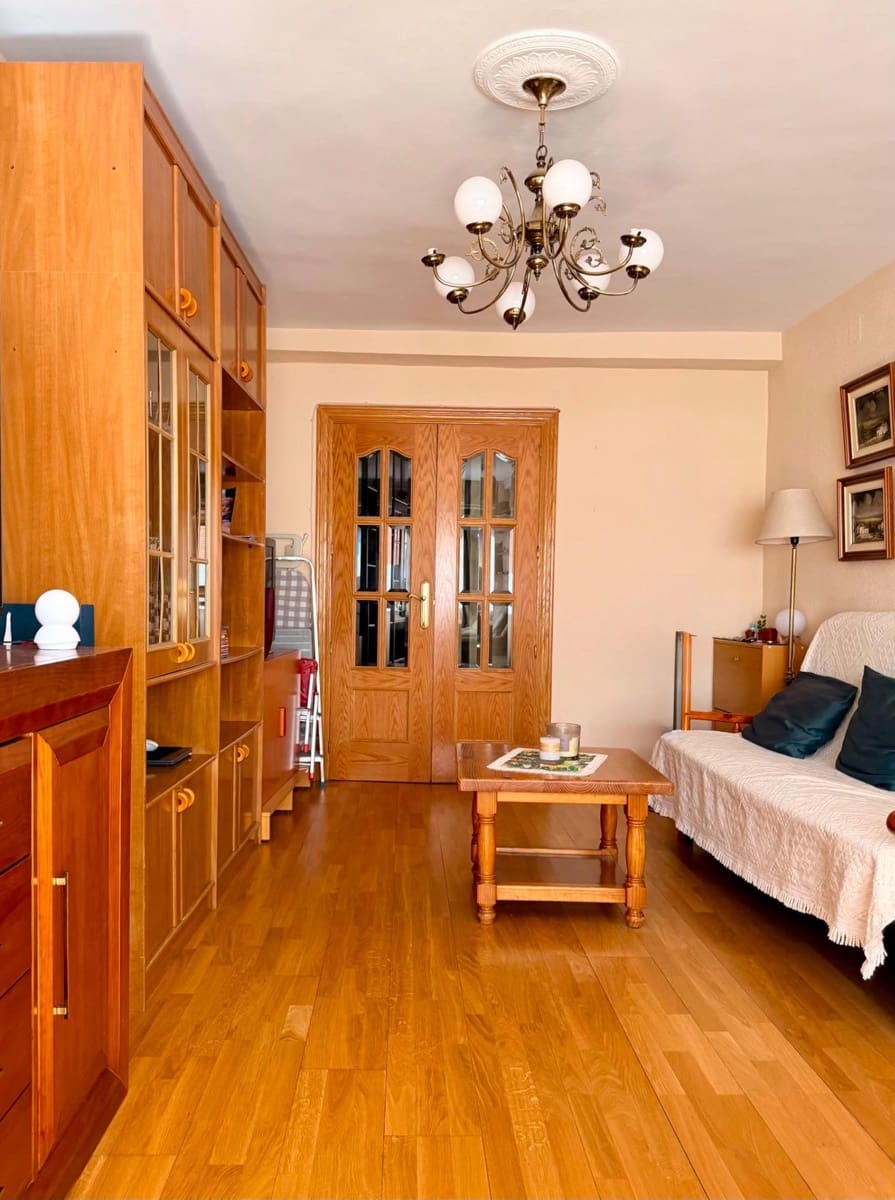3 soveværelse Lejlighed til salg i Granada by - € 230.000 (Ref: 9882092)