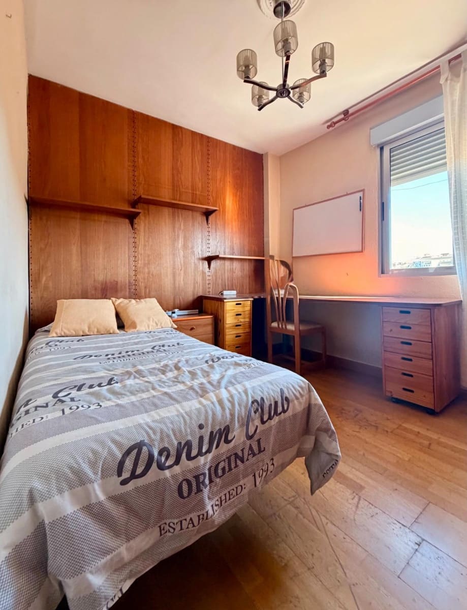 3 soveværelse Lejlighed til salg i Granada by - € 230.000 (Ref: 9882092)