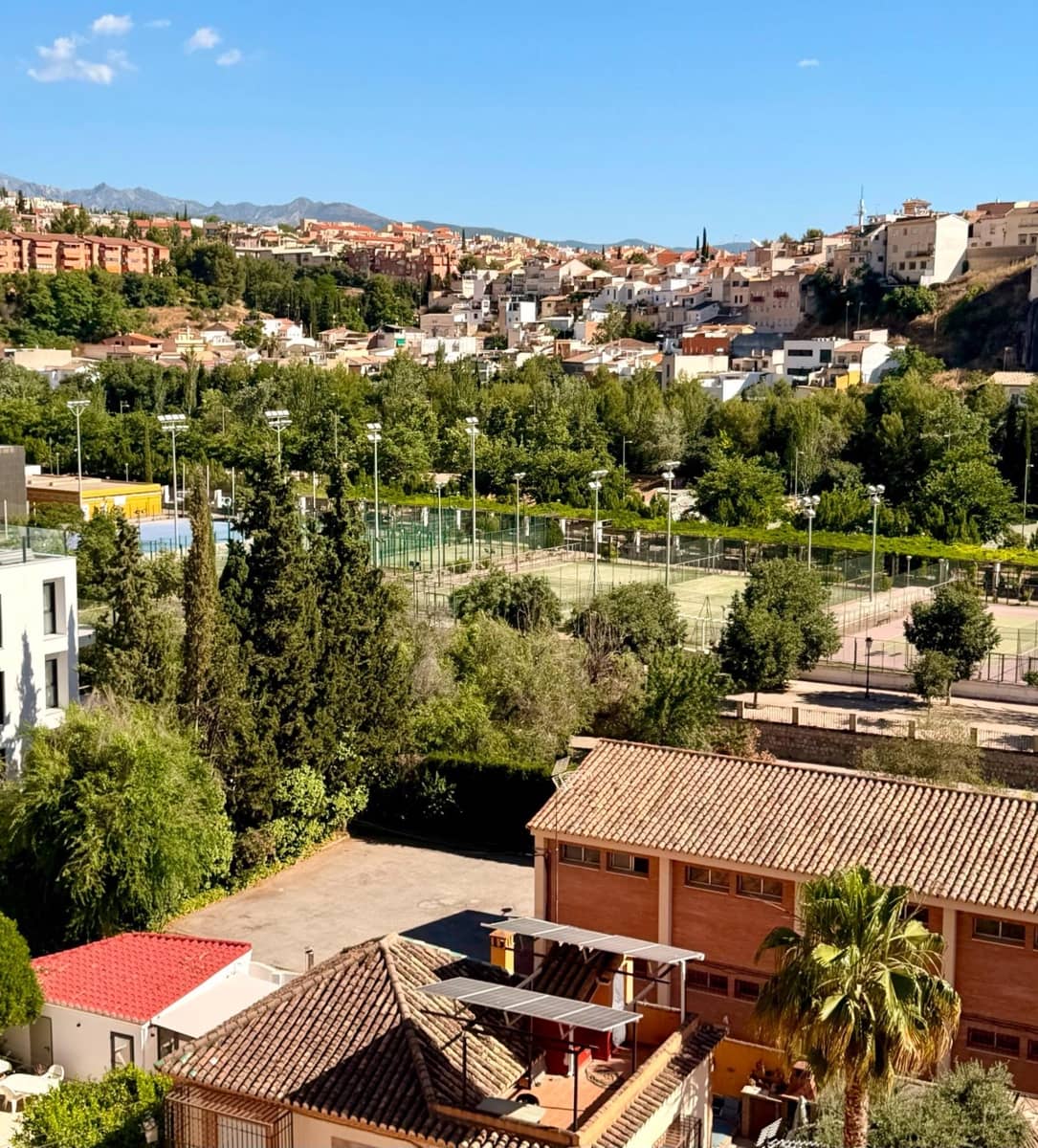3 soveværelse Lejlighed til salg i Granada by - € 230.000 (Ref: 9882092)