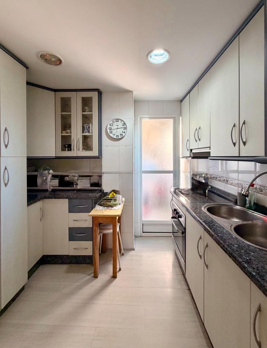 3 soveværelse Lejlighed til salg i Granada by - € 230.000 (Ref: 9882092)