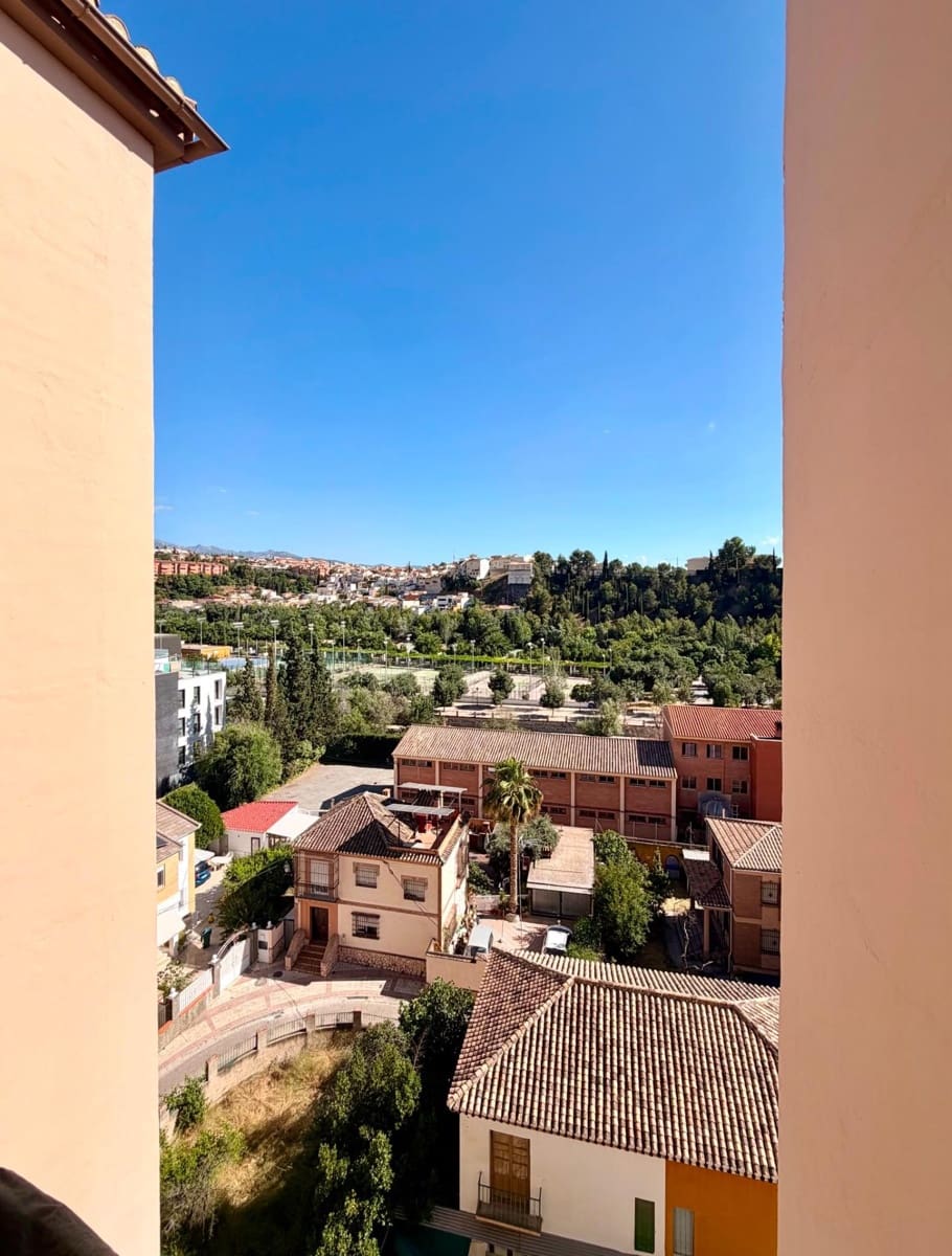 3 soveværelse Lejlighed til salg i Granada by - € 230.000 (Ref: 9882092)
