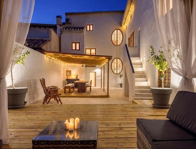 7 bedroom Villa for sale in Huescar with garage - € 649,000 (Ref: 9889008)