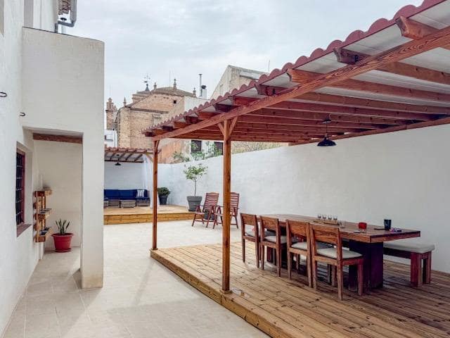 7 bedroom Villa for sale in Huescar with garage - € 649,000 (Ref: 9889008)