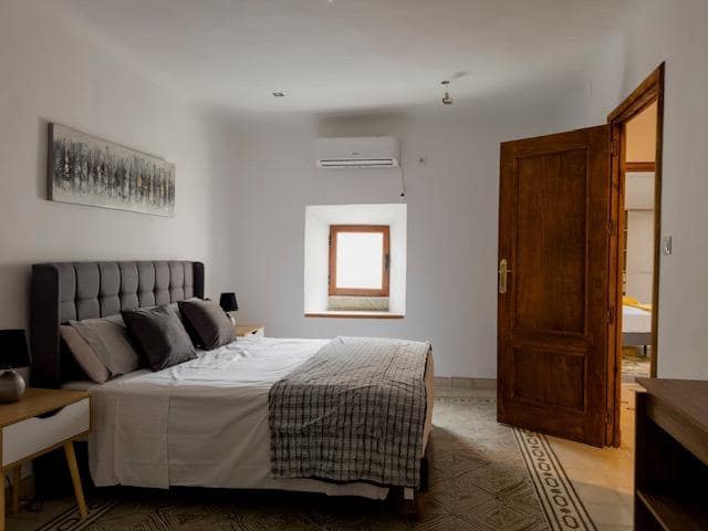 7 bedroom Villa for sale in Huescar with garage - € 649,000 (Ref: 9889008)