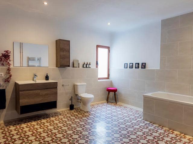 7 bedroom Villa for sale in Huescar with garage - € 649,000 (Ref: 9889008)