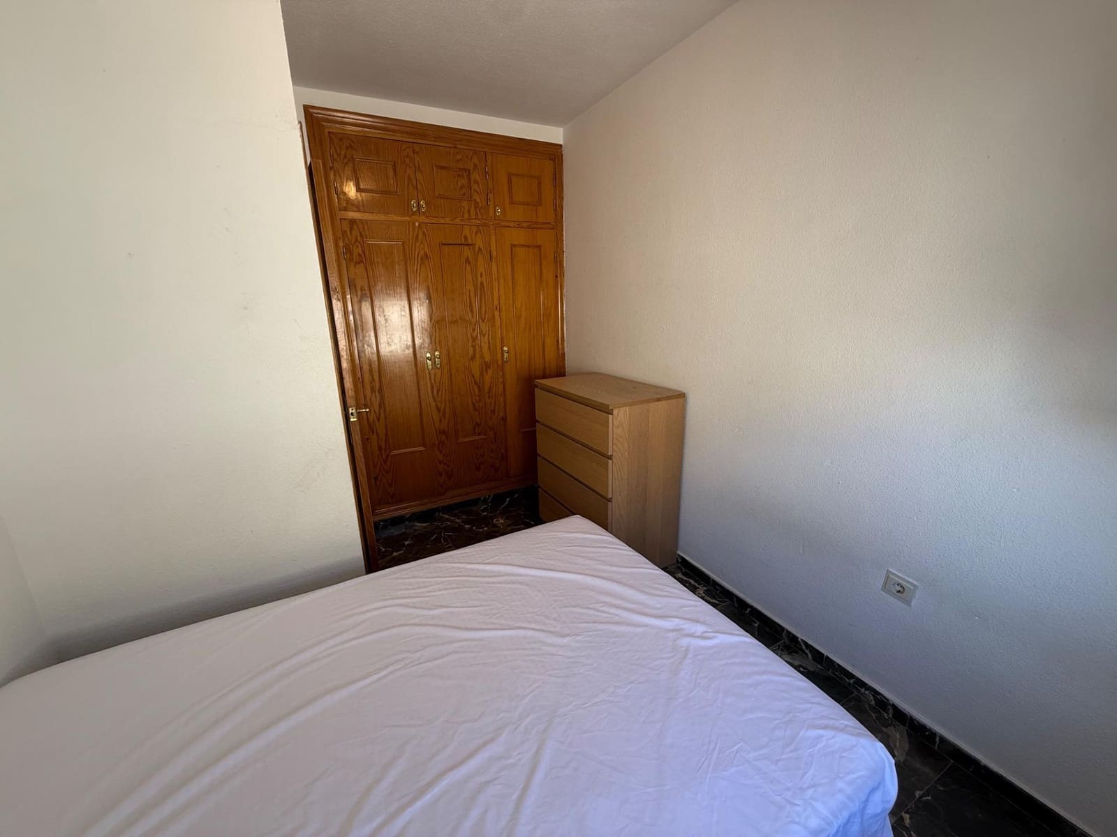 1 sovrum Lägenhet att hyra i Granada stad - 630 € (Ref: 9890568)