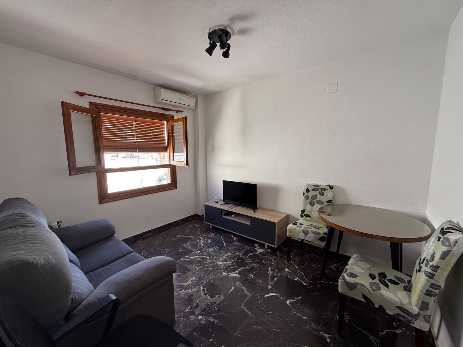 1 sovrum Lägenhet att hyra i Granada stad - 630 € (Ref: 9890568)