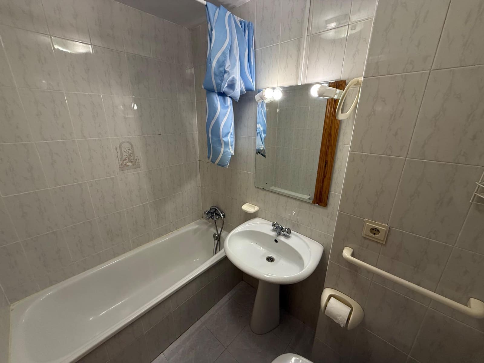 1 sovrum Lägenhet att hyra i Granada stad - 630 € (Ref: 9890568)