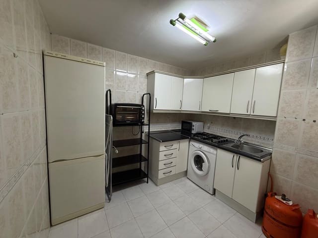 1 sovrum Lägenhet att hyra i Granada stad - 630 € (Ref: 9890568)
