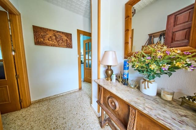 4 bedroom Villa for sale in Alfacar with pool garage - € 295,000 (Ref: 9890570)