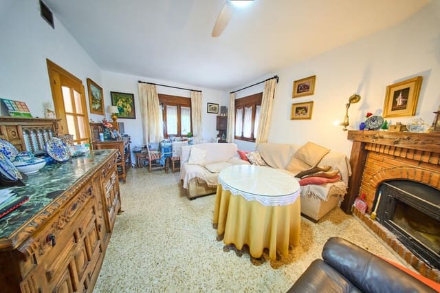 4 bedroom Villa for sale in Alfacar with pool garage - € 295,000 (Ref: 9890570)