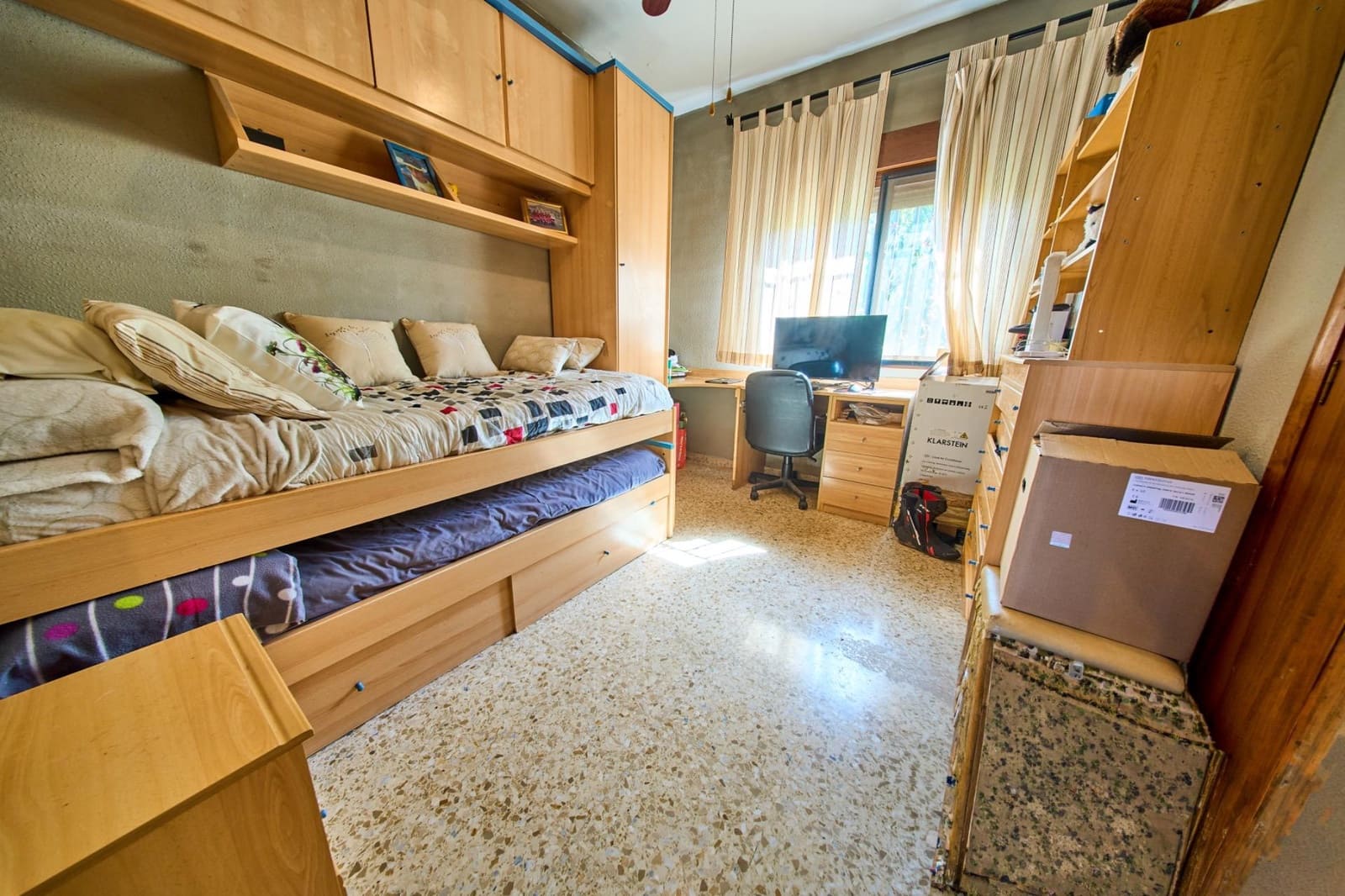Chalet de 4 habitaciones en Alfacar en venta con piscina garaje - 295.000 € (Ref: 9890570)