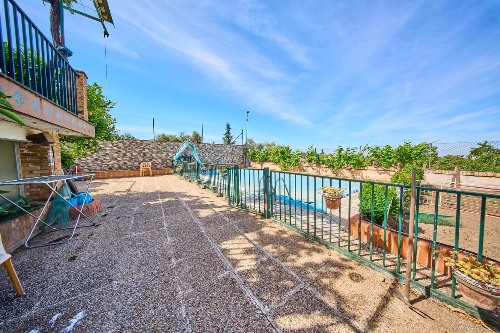 Chalet de 4 habitaciones en Alfacar en venta con piscina garaje - 295.000 € (Ref: 9890570)