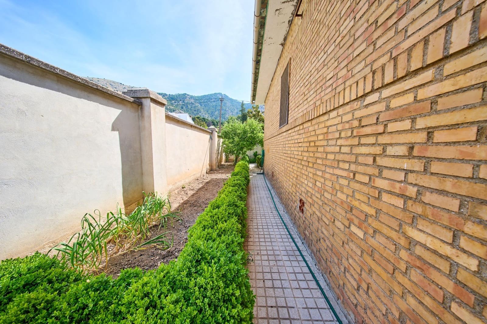 Chalet de 4 habitaciones en Alfacar en venta con piscina garaje - 295.000 € (Ref: 9890570)