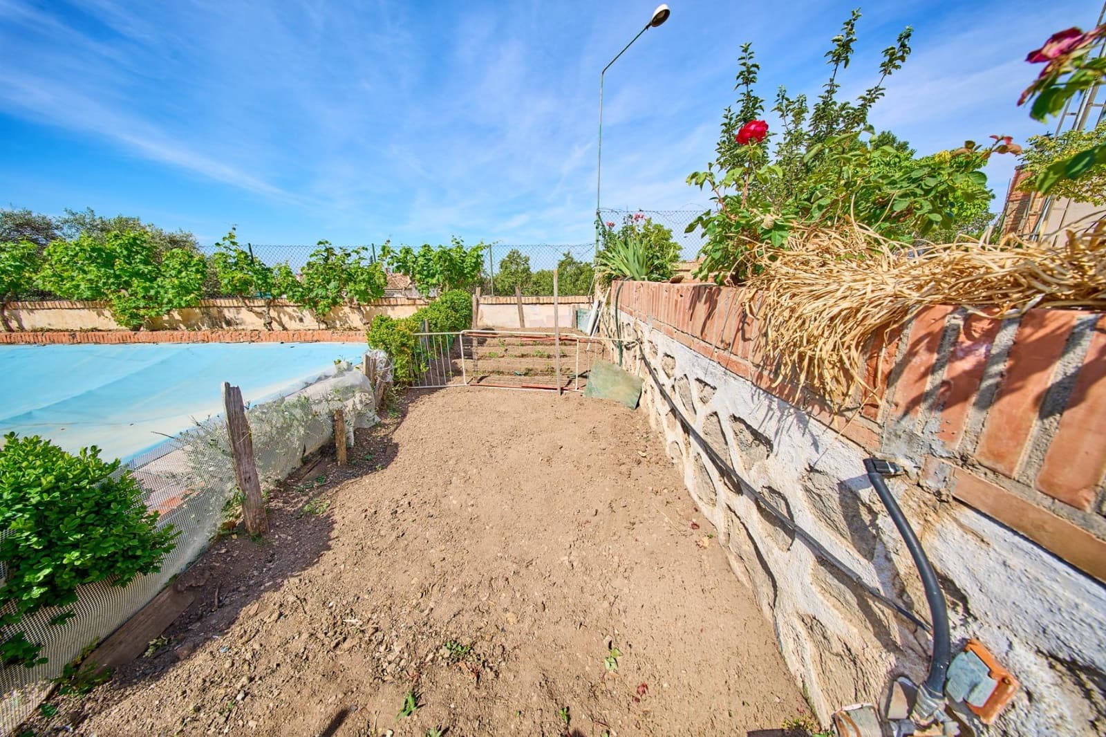 Chalet de 4 habitaciones en Alfacar en venta con piscina garaje - 295.000 € (Ref: 9890570)