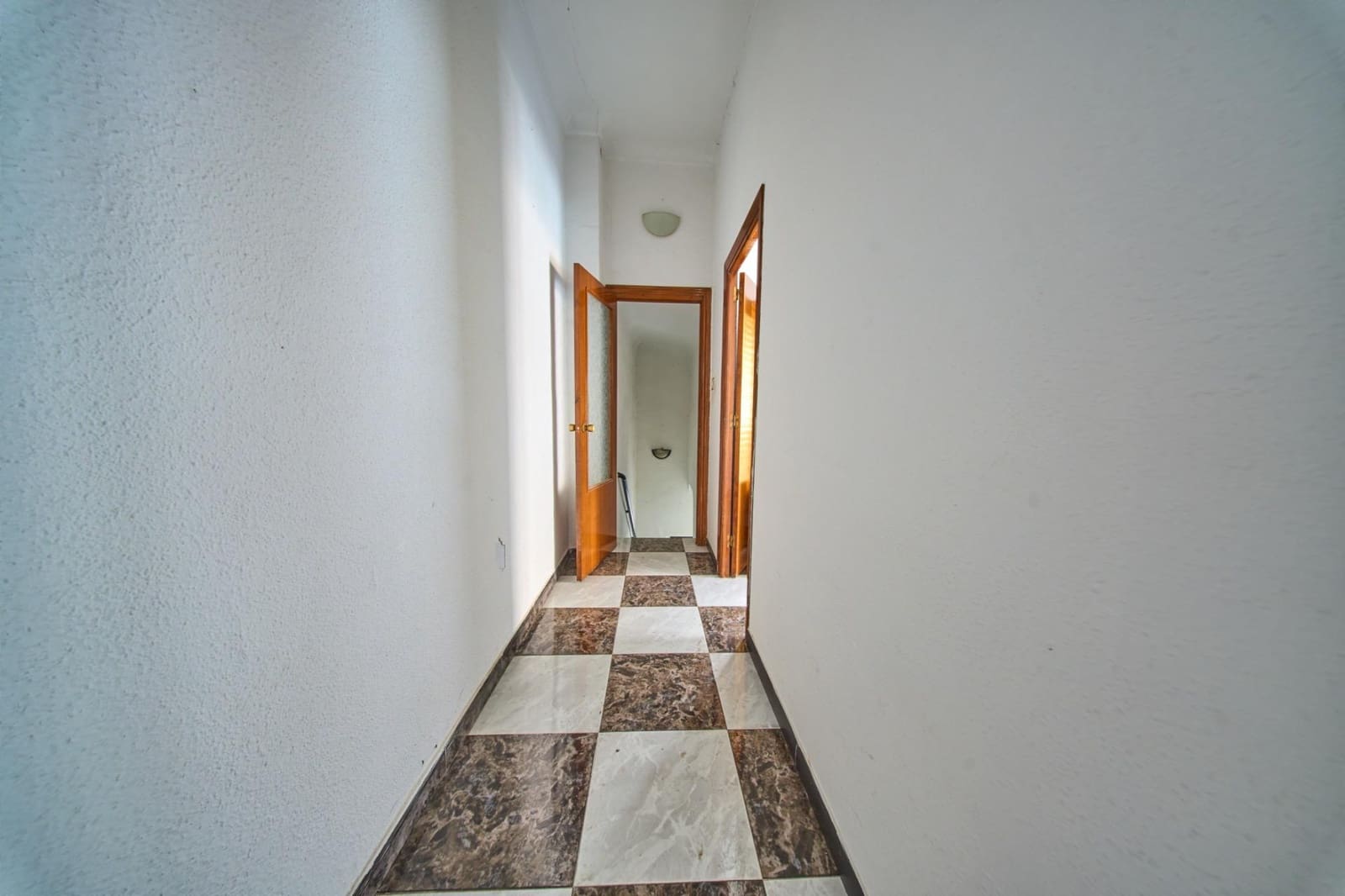 5 sovrum Radhus till salu i Granada stad - 298 000 € (Ref: 9892550)
