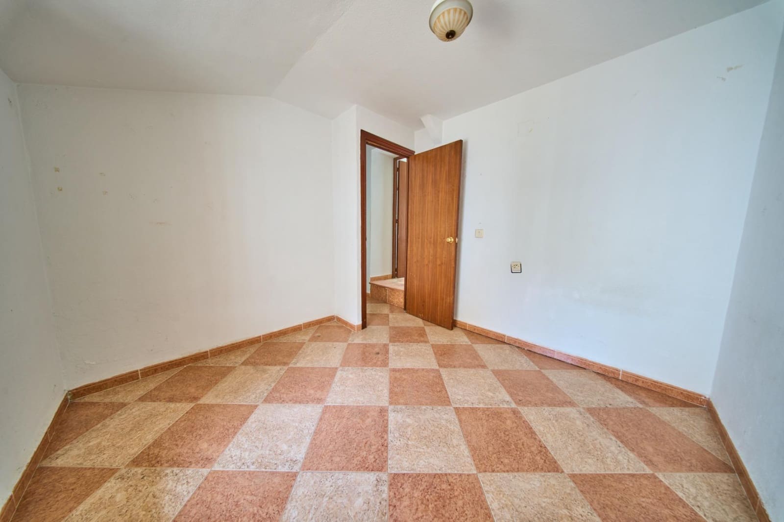 5 sovrum Radhus till salu i Granada stad - 298 000 € (Ref: 9892550)