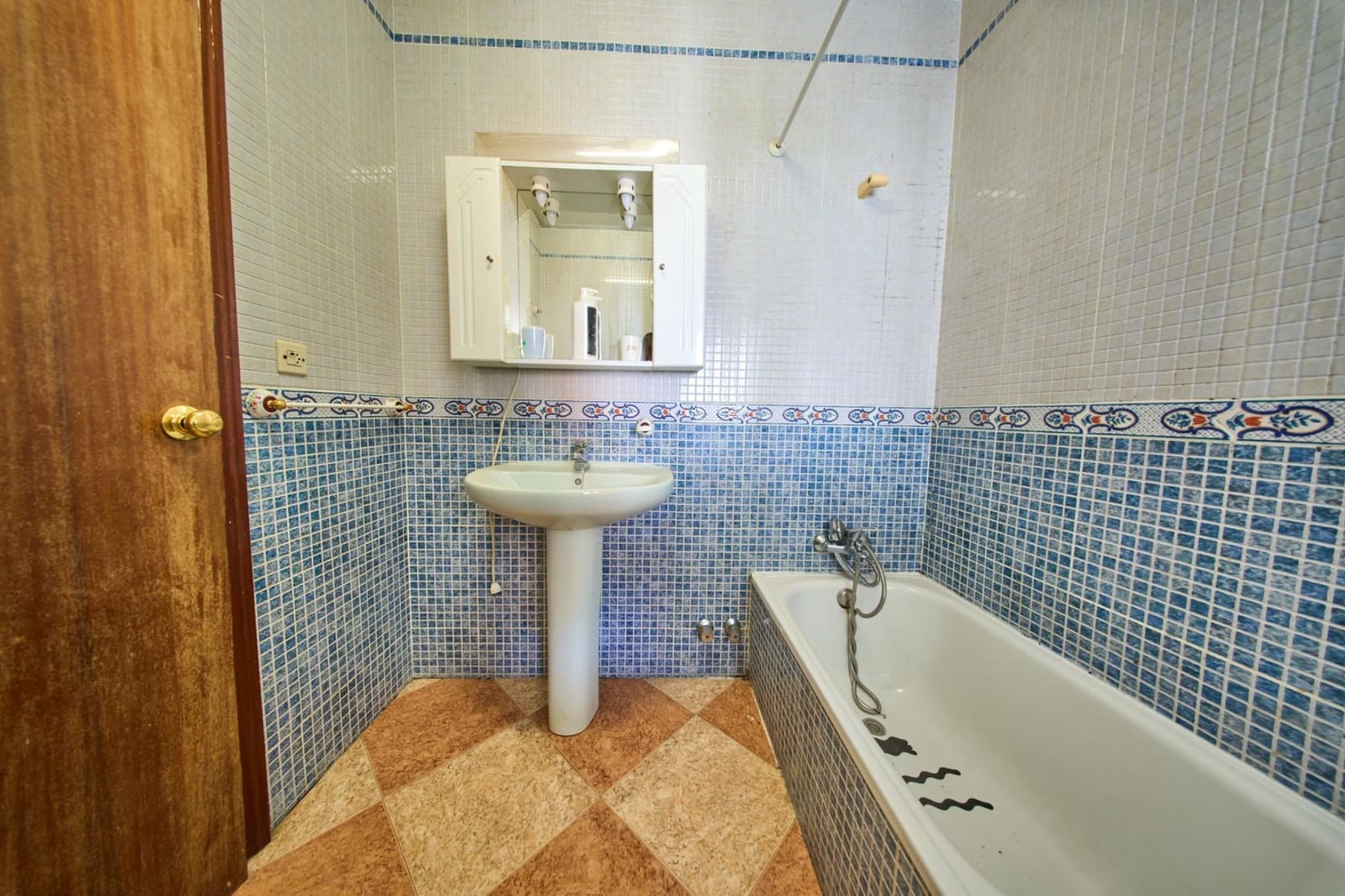 5 sovrum Radhus till salu i Granada stad - 298 000 € (Ref: 9892550)