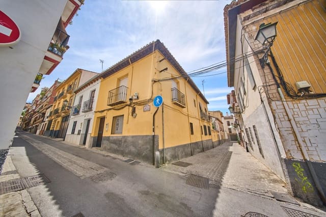 5 sovrum Radhus till salu i Granada stad - 298 000 € (Ref: 9892550)