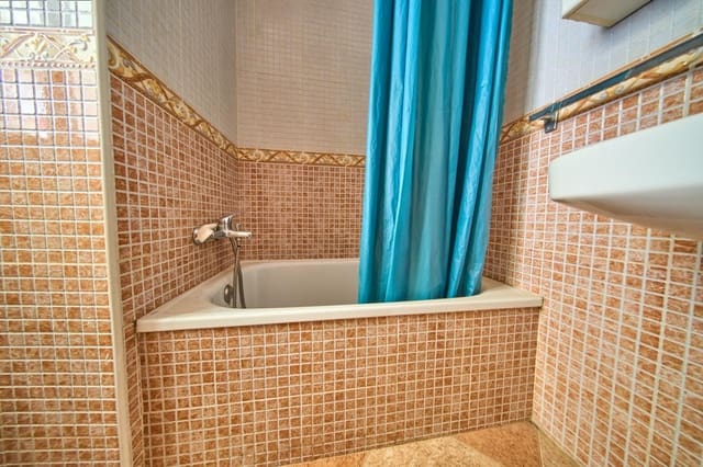 5 sovrum Radhus till salu i Granada stad - 298 000 € (Ref: 9892550)