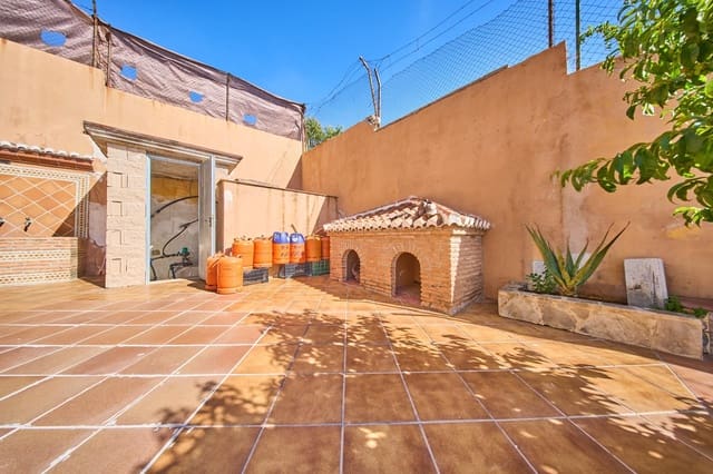 3 bedroom Villa for sale in Nívar with pool garage - € 370,000 (Ref: 9894080)