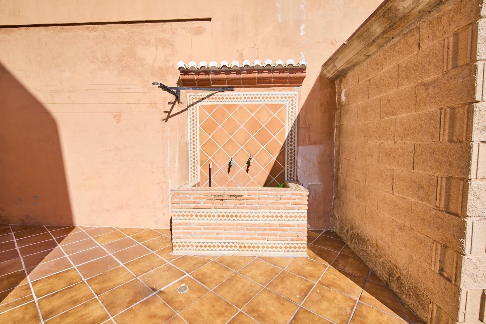 3 bedroom Villa for sale in Nivar with pool garage - € 370,000 (Ref: 9894080)