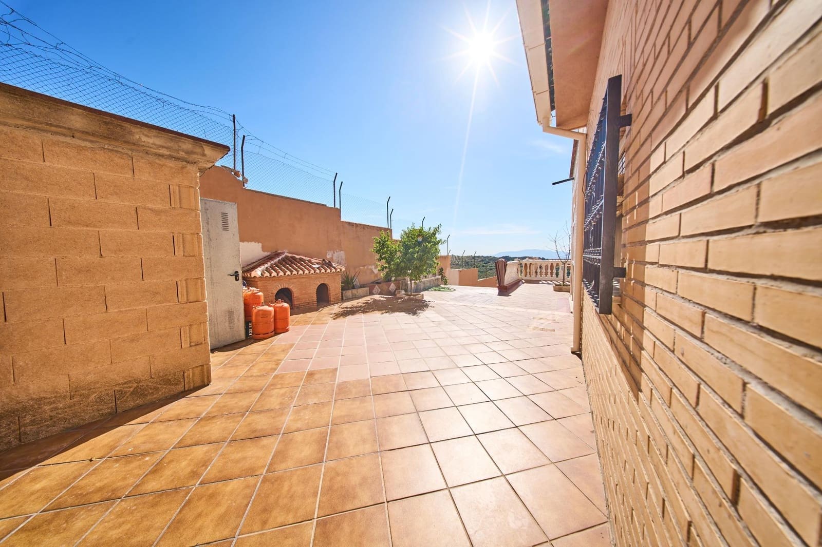 3 bedroom Villa for sale in Nivar with pool garage - € 370,000 (Ref: 9894080)