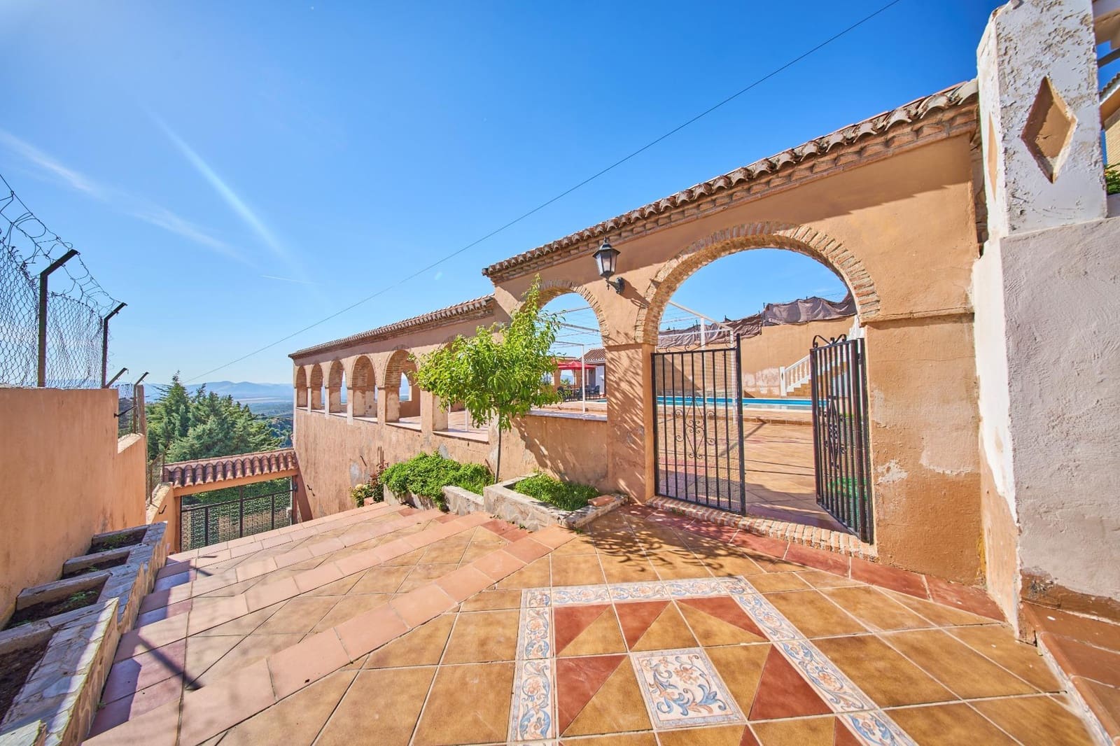 3 bedroom Villa for sale in Nivar with pool garage - € 370,000 (Ref: 9894080)