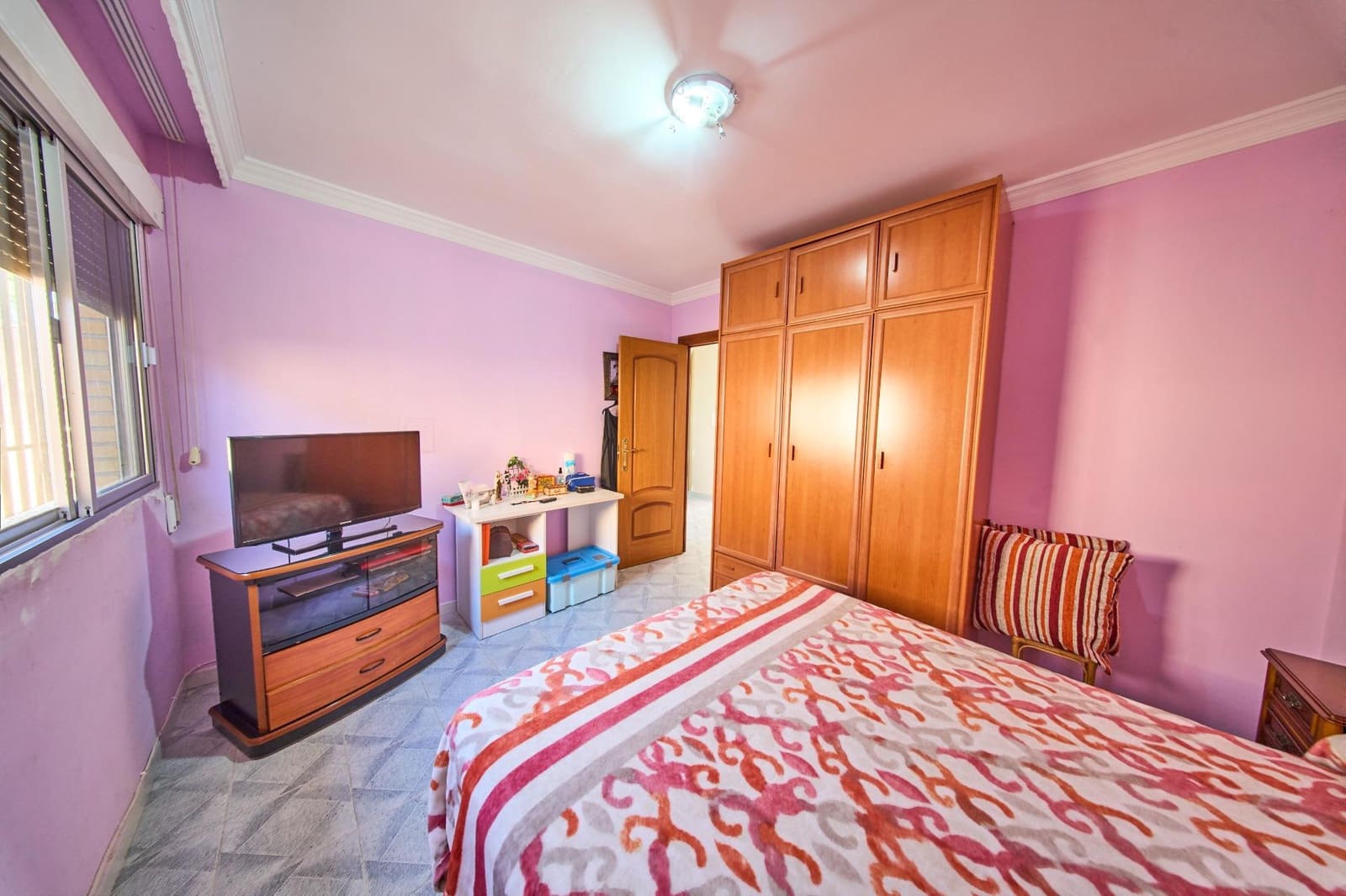 3 bedroom Villa for sale in Nivar with pool garage - € 370,000 (Ref: 9894080)