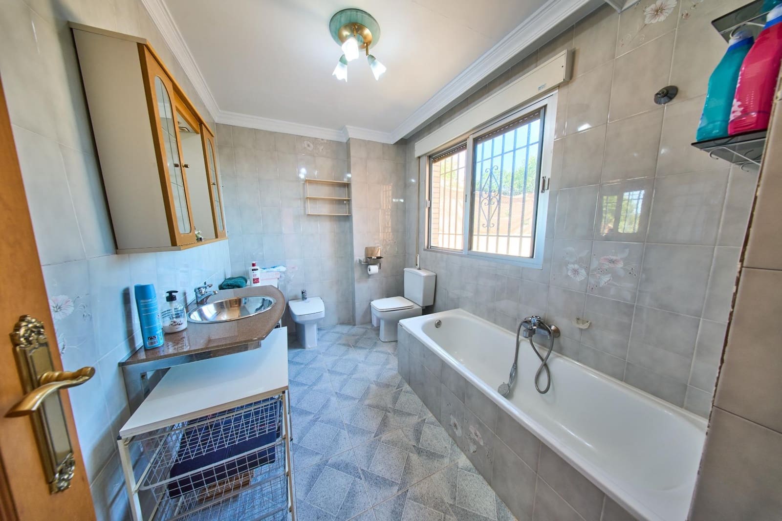 3 bedroom Villa for sale in Nivar with pool garage - € 370,000 (Ref: 9894080)