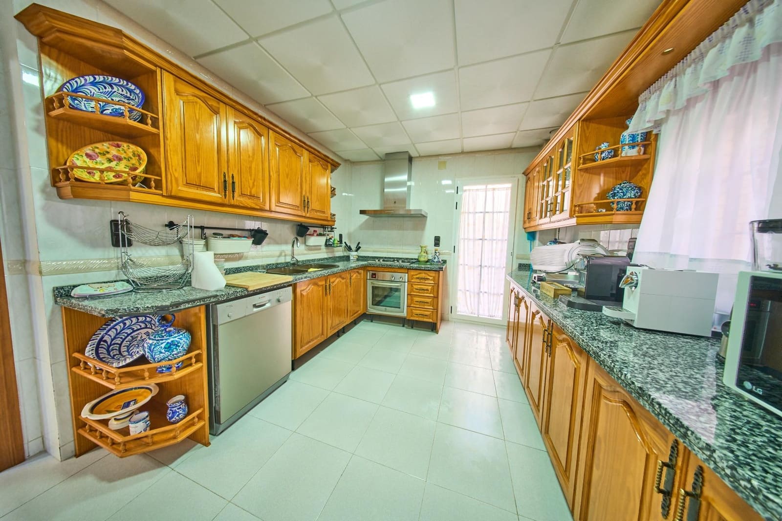 3 bedroom Villa for sale in Nivar with pool garage - € 370,000 (Ref: 9894080)