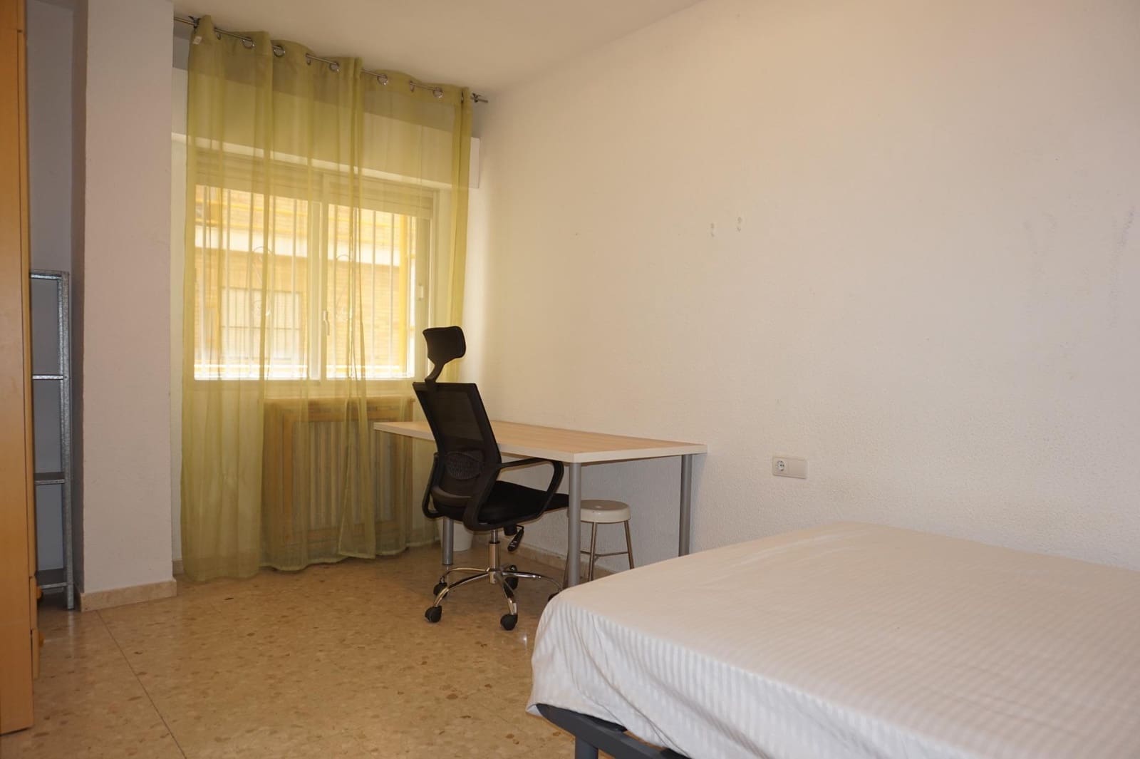 Appartement de 3 chambres à louer à Grenade ville - 1 200 € (Ref: 9894081)
