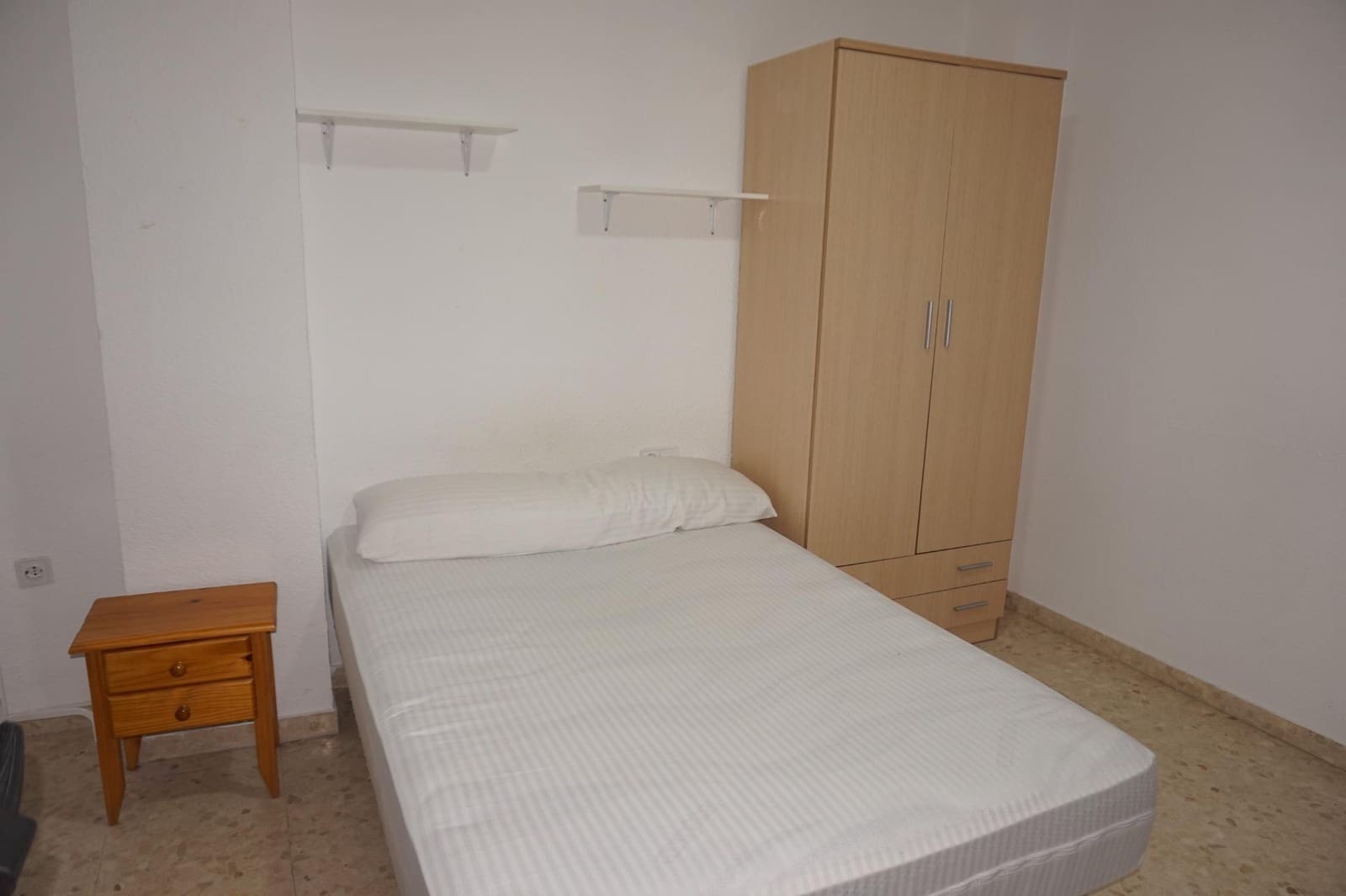 Appartement de 3 chambres à louer à Grenade ville - 1 200 € (Ref: 9894081)