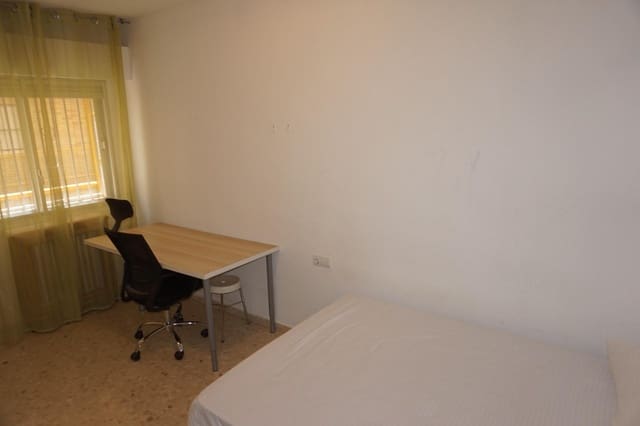 3 makuuhuone Asunto vuokrattavana paikassa Centro, Granada kaupunki - 1 200 € (Ref: 9894081)