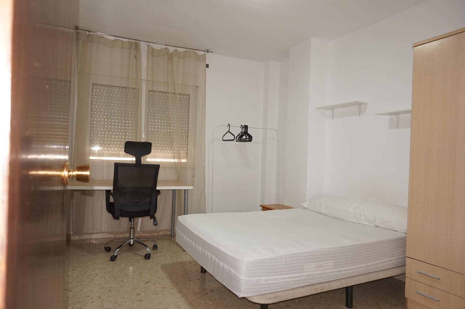 Appartement de 3 chambres à louer à Grenade ville - 1 200 € (Ref: 9894081)