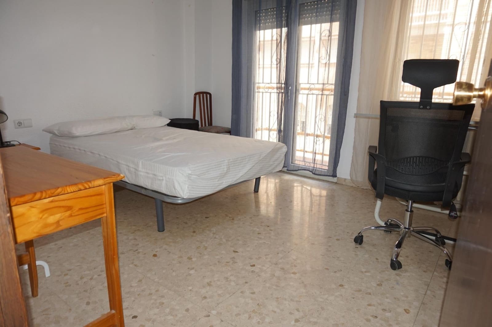 Appartement de 3 chambres à louer à Grenade ville - 1 200 € (Ref: 9894081)