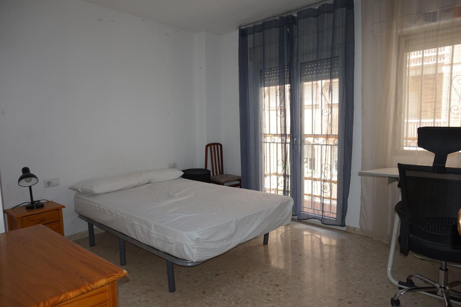 Appartement de 3 chambres à louer à Grenade ville - 1 200 € (Ref: 9894081)