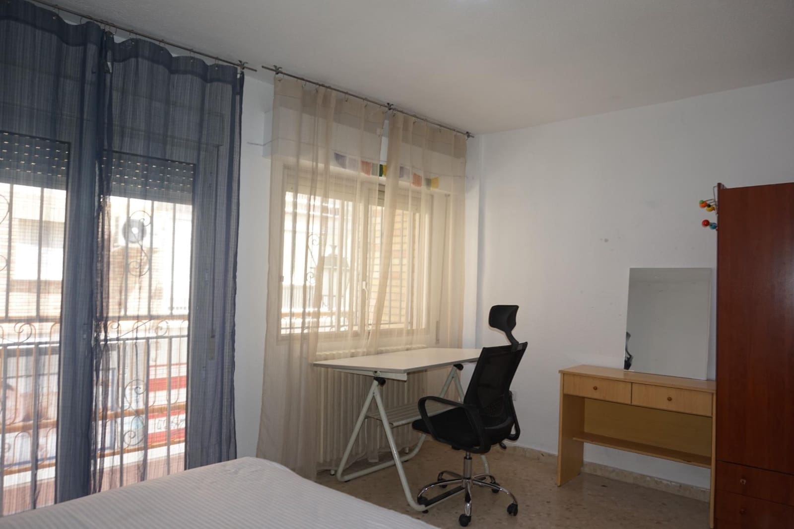 Appartement de 3 chambres à louer à Grenade ville - 1 200 € (Ref: 9894081)