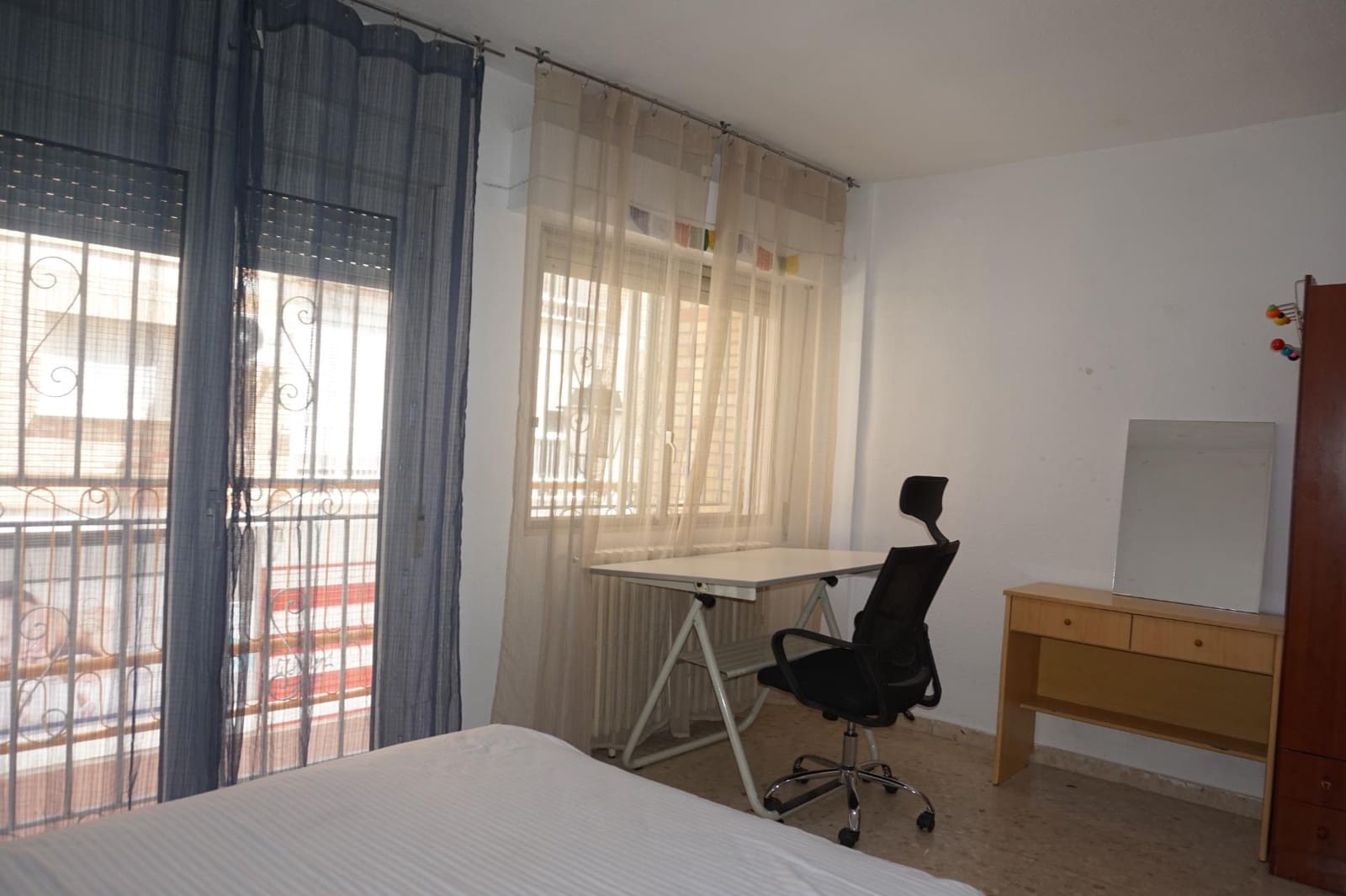 Appartement de 3 chambres à louer à Grenade ville - 1 200 € (Ref: 9894081)