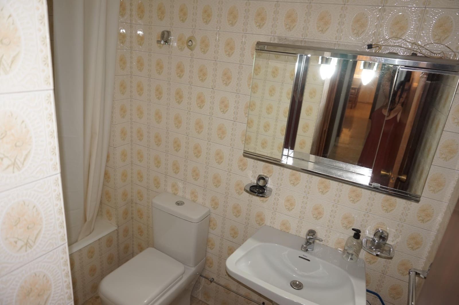 Appartement de 3 chambres à louer à Grenade ville - 1 200 € (Ref: 9894081)