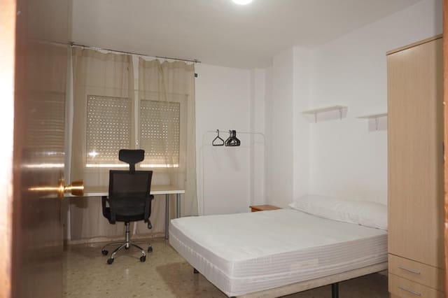 3 Zimmer Wohnung zu vermieten in Centro, Granada Stadt - 1.200 € (Ref: 9894081)