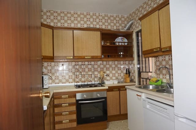 3 Zimmer Wohnung zu vermieten in Centro, Granada Stadt - 1.200 € (Ref: 9894081)