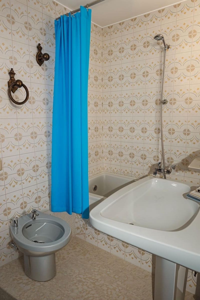 3 soveværelse Lejlighed til leje i Granada by - € 990 (Ref: 9894081)